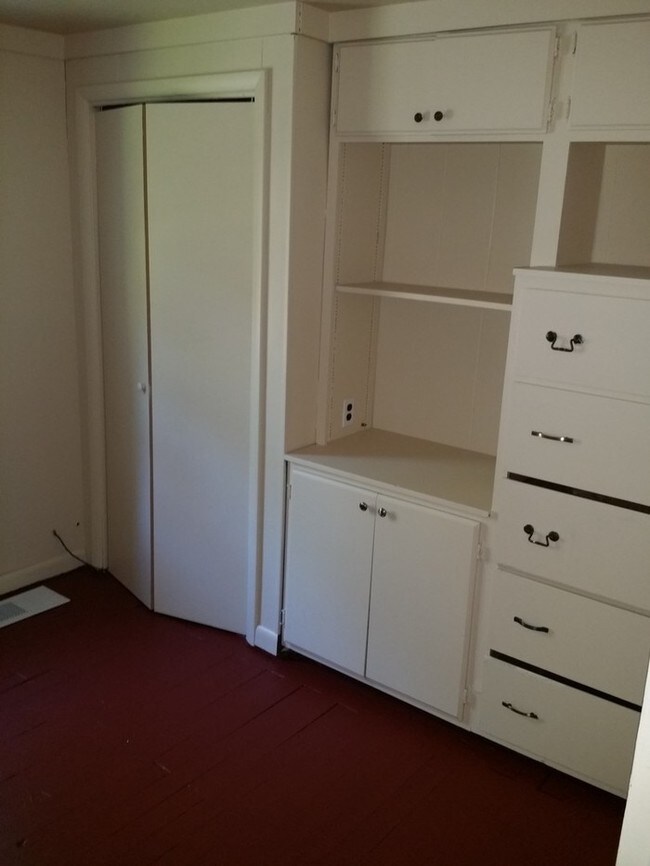 Foto del edificio - $895 - 3 Bed, 1 Bath - Westwood