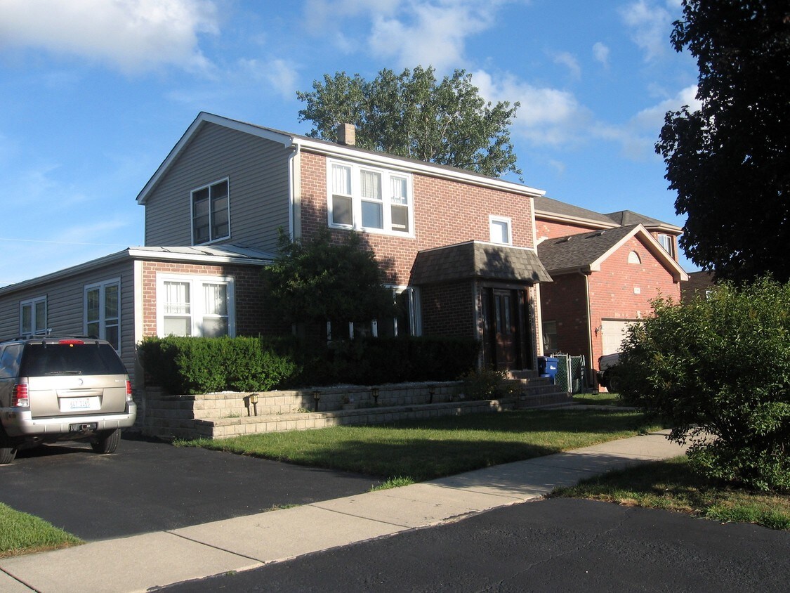 Foto principal - 9750 Merton Ave