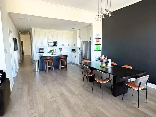 Foto del edificio - 3 Bedroom House in Central School District