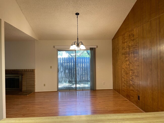 Building Photo - 4830 Suncrest Way