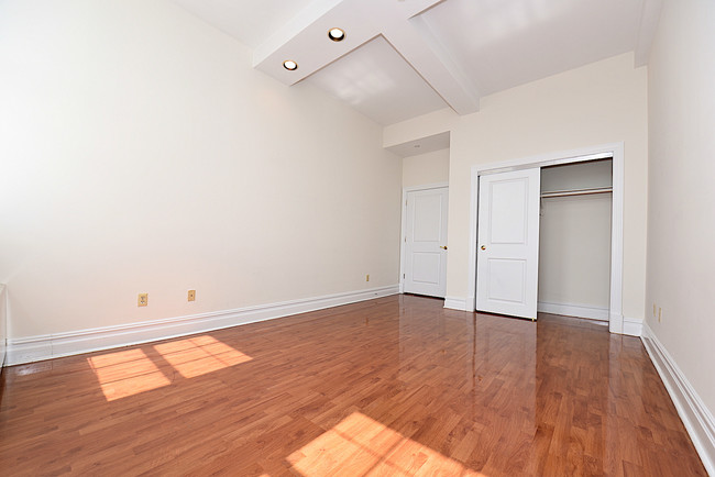 Building Photo - 4502 Ditmars Blvd