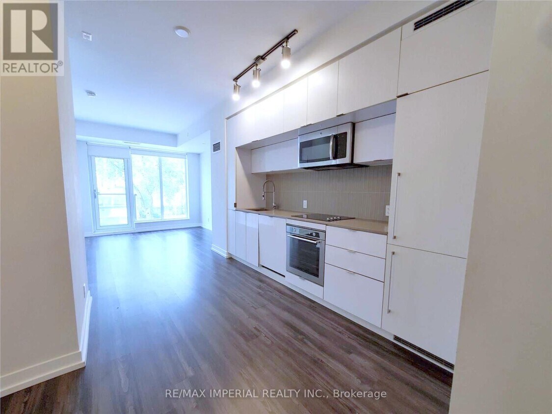 Primary Photo - 28-228 Avondale Ave