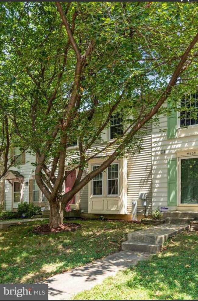 Foto del edificio - 9607 Glendower Ct