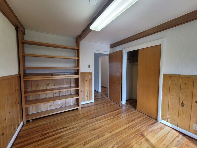 Foto del edificio - Charming 3 bed 2 bath with bonus room.