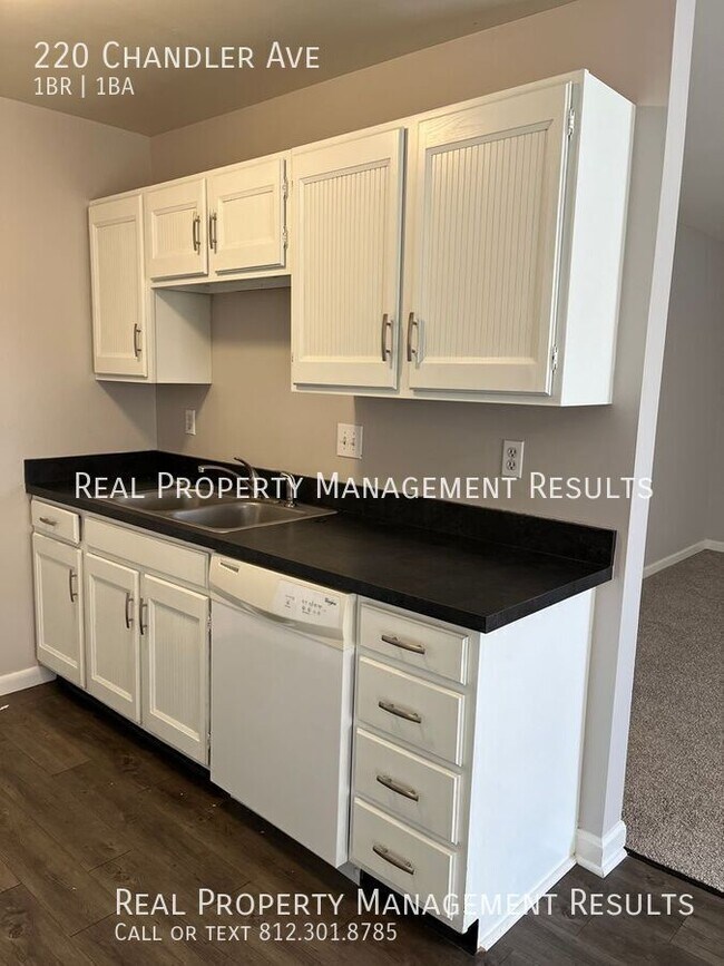 Foto del edificio - 220 Chandler Ave