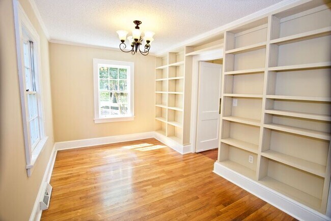 Foto del edificio - 4006 Brushy Creek Rd
