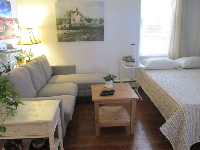 Building Photo - 855 Pavonia Ave