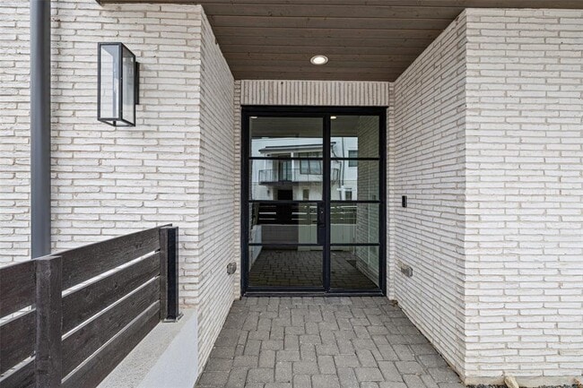 Foto del edificio - 705 Ariana Ct