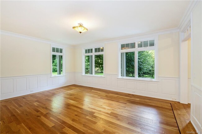 Foto del edificio - 124 High Ridge Rd