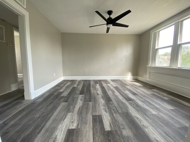 Living room - 3101 Gibbons Ave