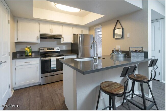 Photo - 242 S Beck Ave Apartment