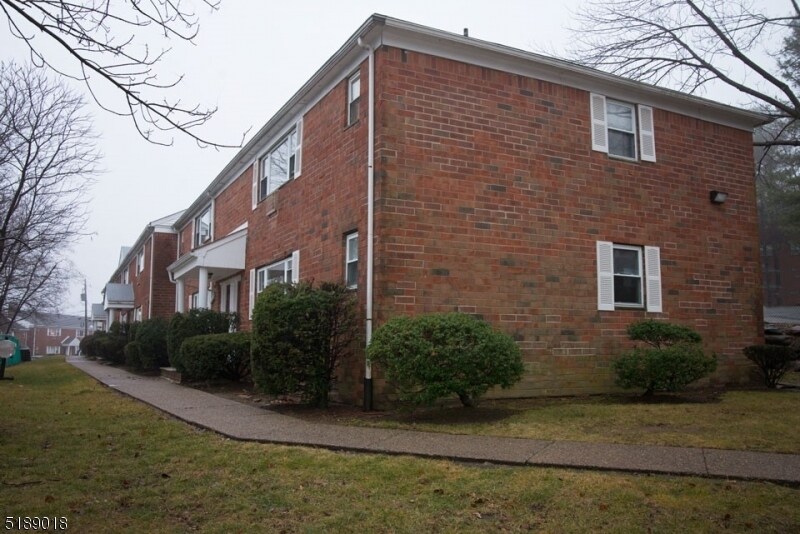 2467 NJ10 Unit 2A, Morris Plains, NJ 07950 Condo for Rent in Morris