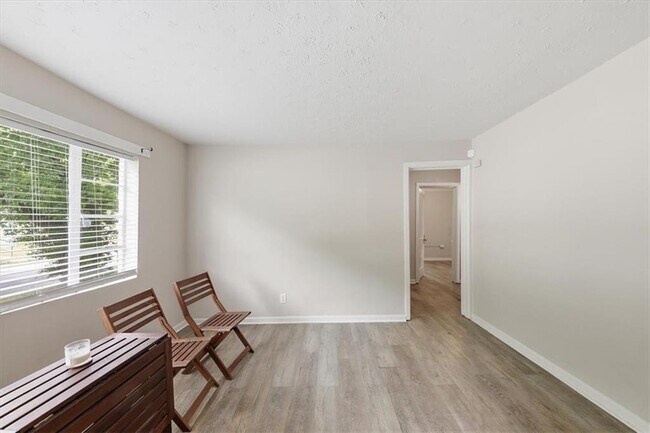 Foto del edificio - 154 Lawton St SW