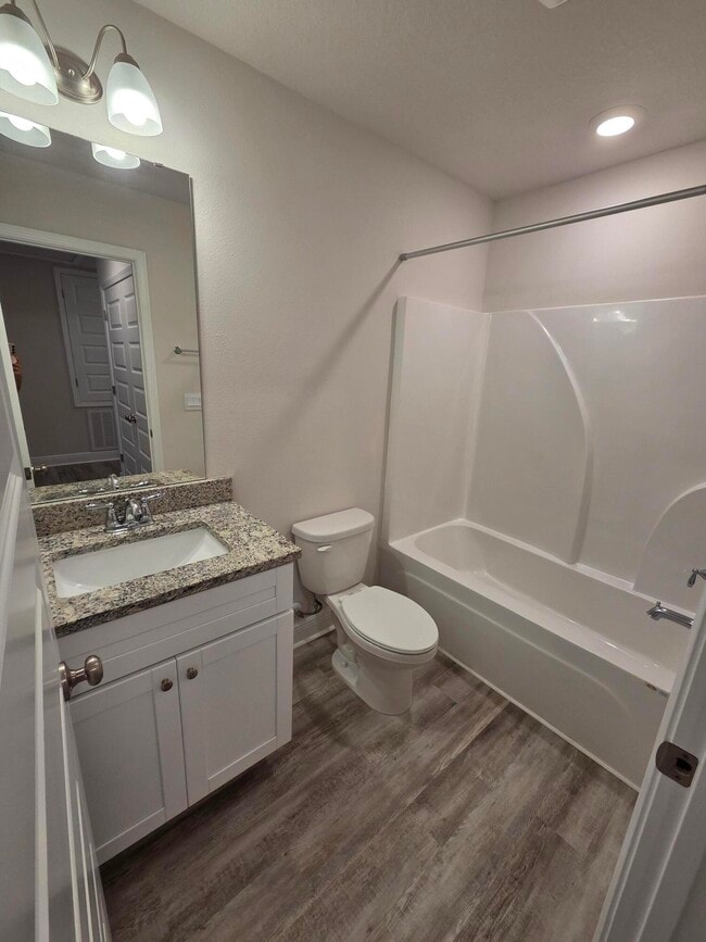 Building Photo - 1030 McLaren Cir