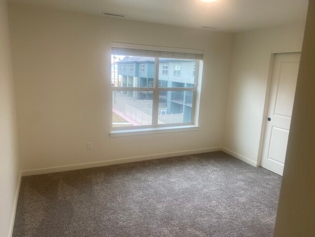 Building Photo - 4337 N Waltz Ln