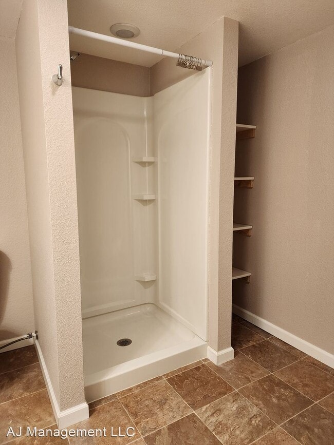 Foto del edificio - 3 br, 2 bath House - 1101 W 6th Ave
