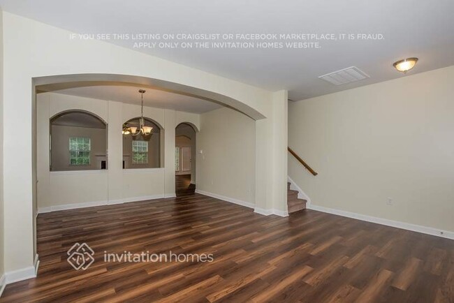 Building Photo - 1420 Bottle Brush Ln