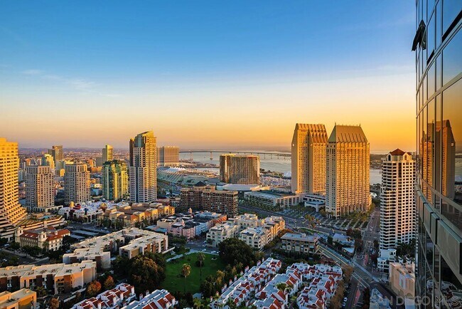 Building Photo - 