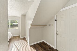 Building Photo - 24527 Appian Ridge