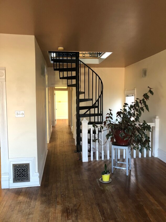 Living Room - 2141 Franklin St