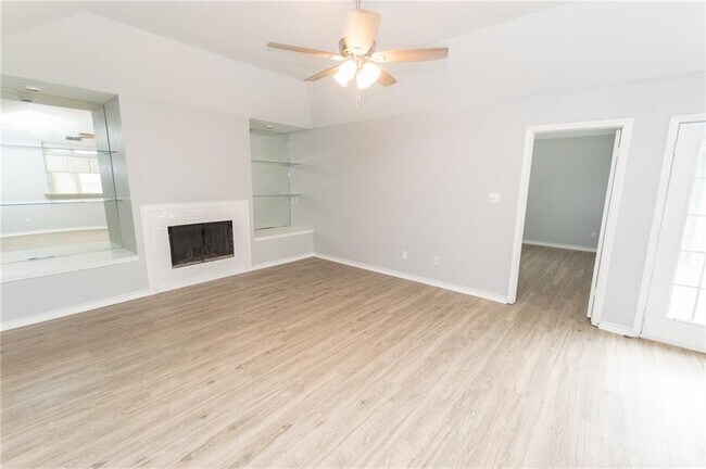 Building Photo - 7209 Mansions Dr