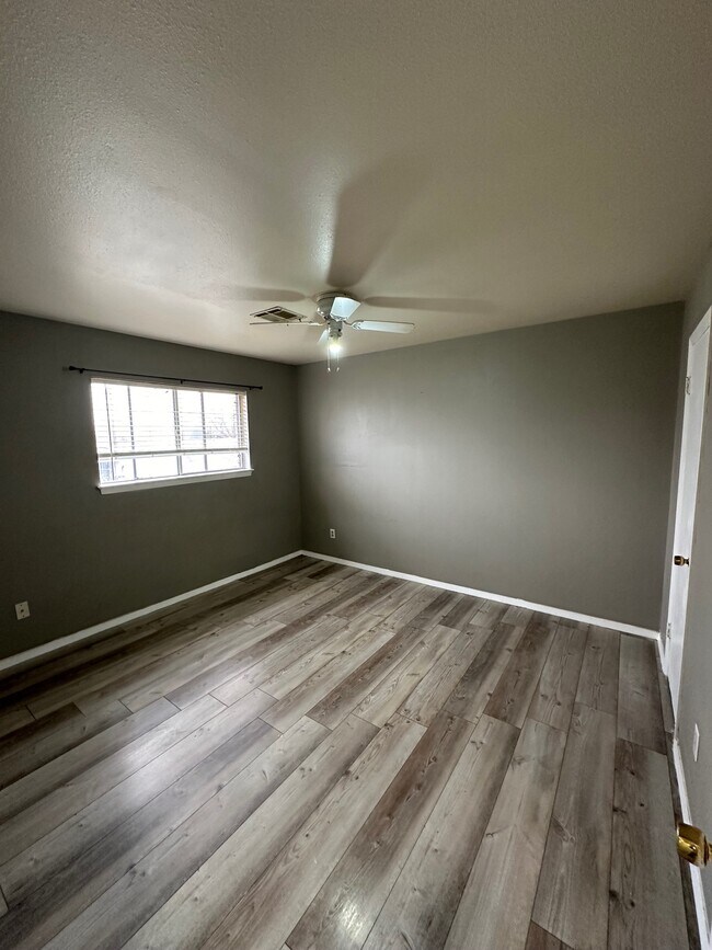 Building Photo - 1816 N Wilburn Ave