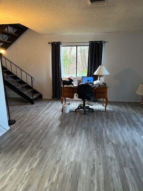 Building Photo - 156 Flag Way