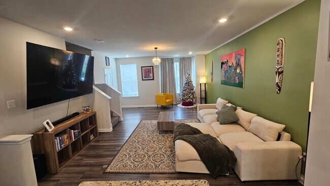 Foto del edificio - 106 Extrovert Dr