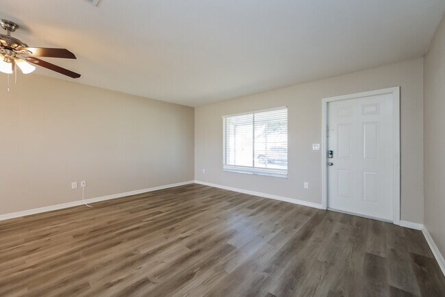 Building Photo - 3507 Montclair Cir