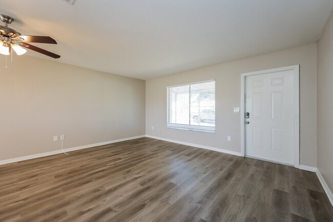Foto del edificio - 3507 Montclair Cir