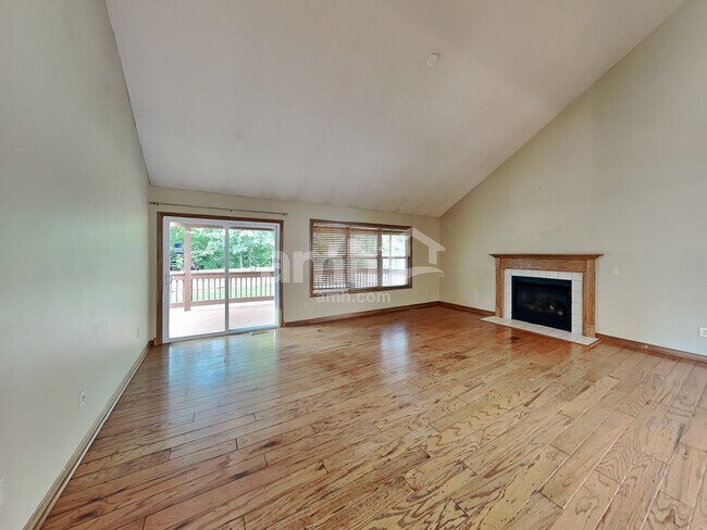 Foto del edificio - 5650 Winsor Woods Drive