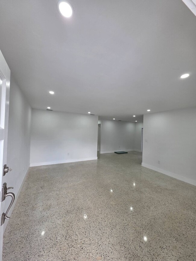 Foto del edificio - 18730 NW 29th Pl