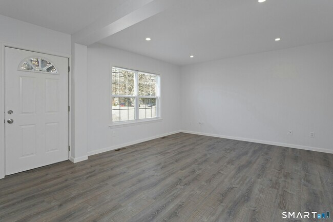 Building Photo - 377 Hope St