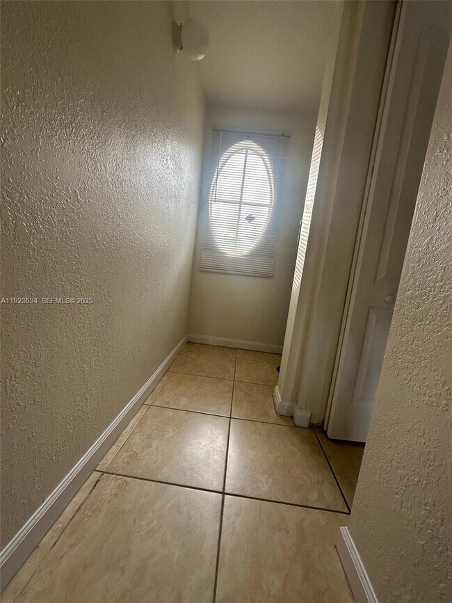 Foto del edificio - 2505 SE 14th Ave