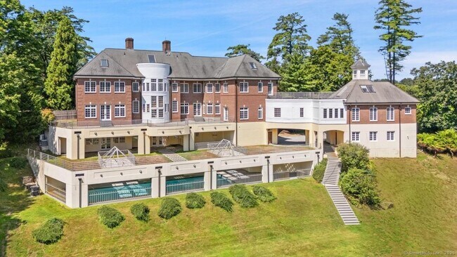Foto del edificio - 229 Stanwich Rd