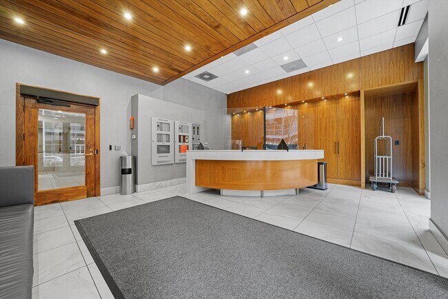 Foto del edificio - 230 E Ontario St