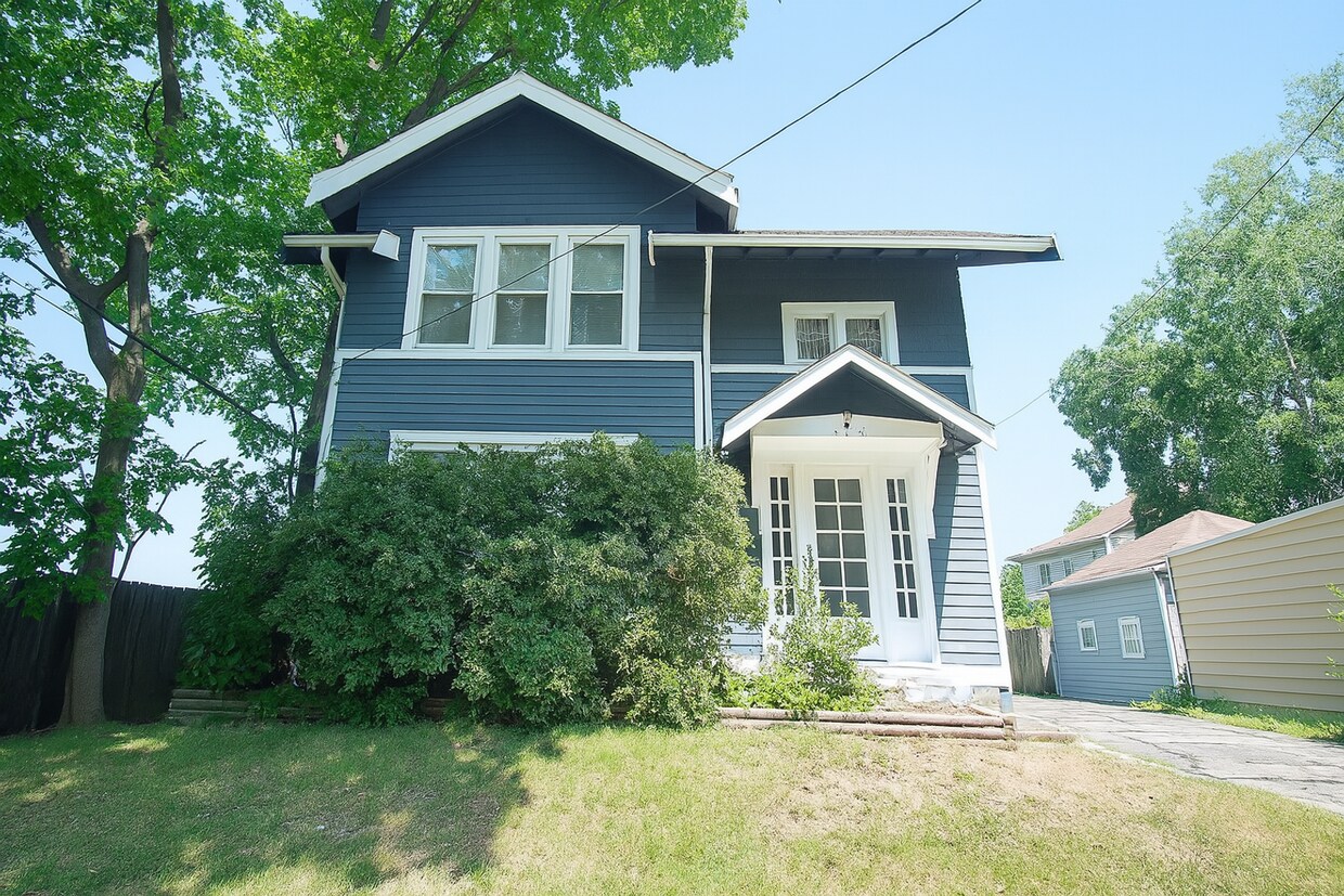 Primary Photo - 1741 Middlehurst Rd