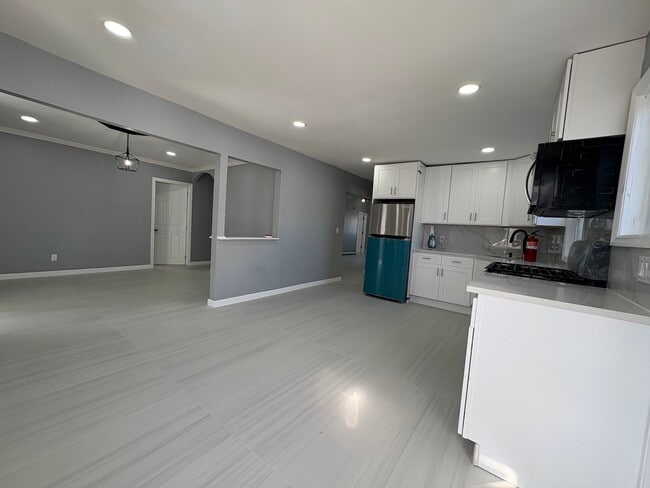 Building Photo - 1713 Binnacle Rd