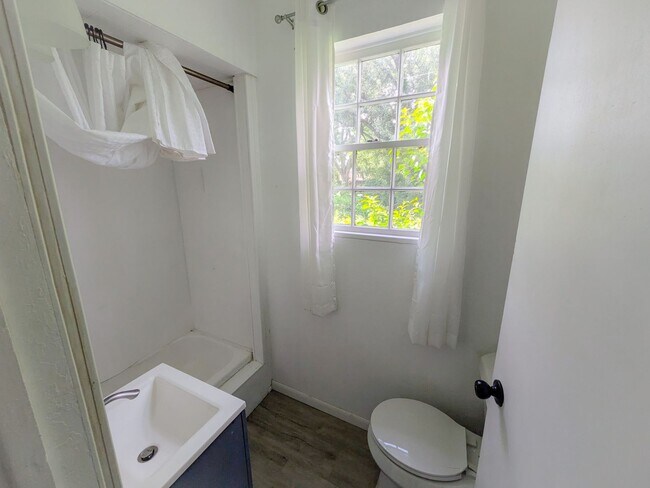 Foto del edificio - 625-627 E Pipkin St