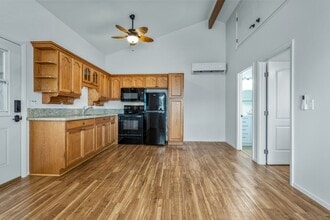 Building Photo - 225 Humupea St