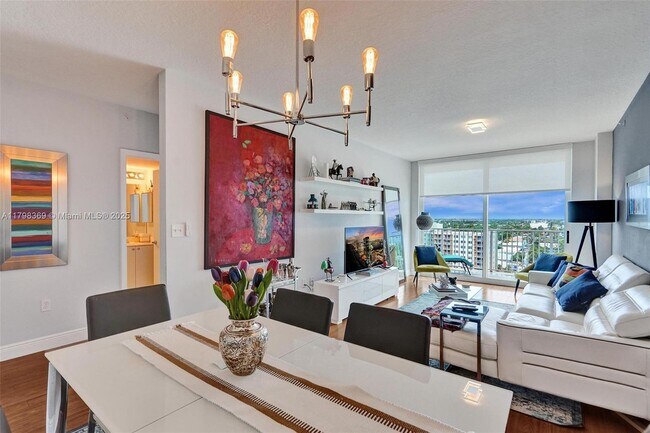Foto del edificio - 3020 NE 32nd Ave