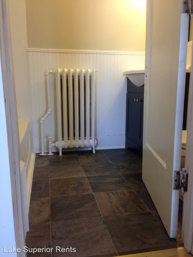 Foto del edificio - 1905 E 3rd St