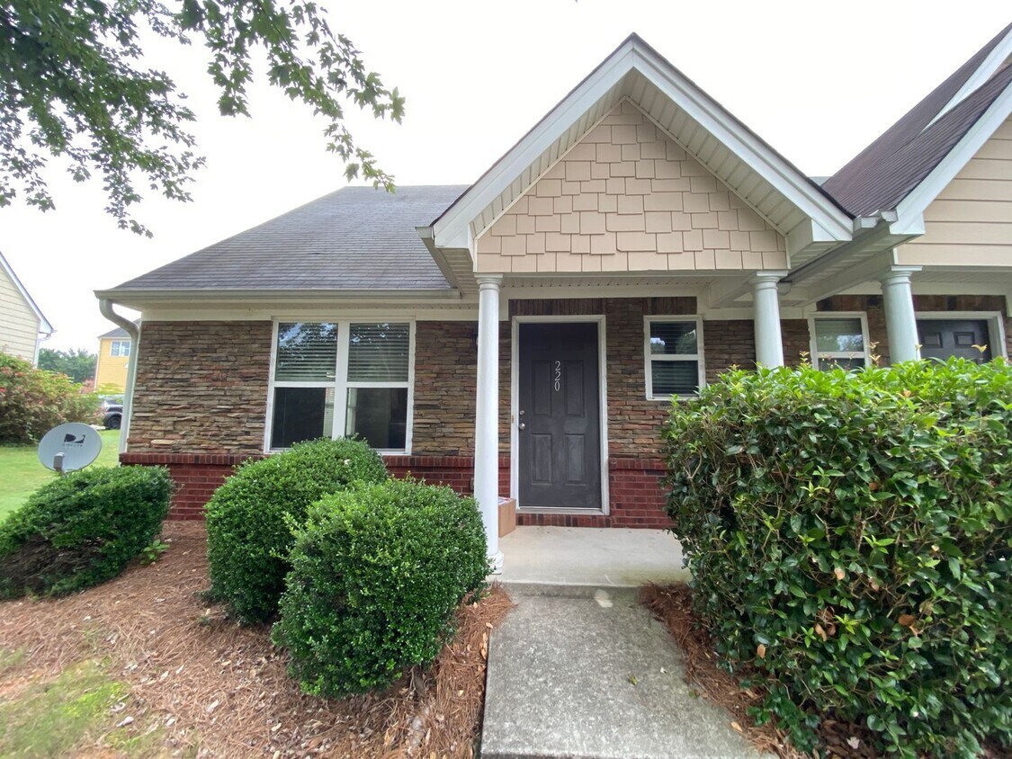 PRE-LEASING FOR AUGUST 2025! 1/2 OFF SECU... - PRE-LEASING FOR AUGUST 2025!  1/2 OFF SECU...