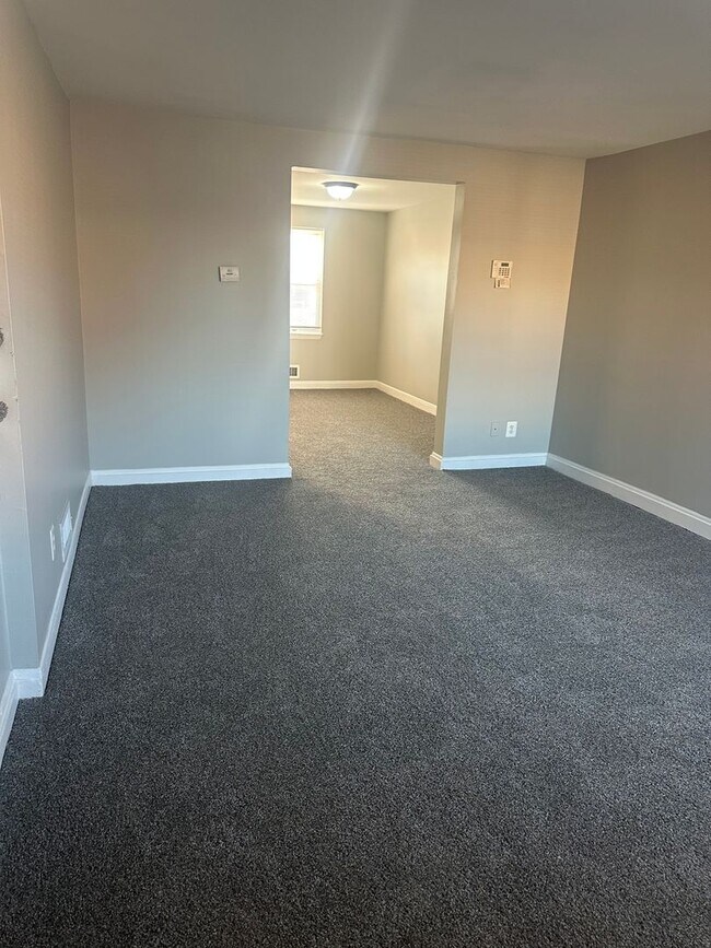 Foto del edificio - Beautiful 3 bedroom, 1 1/2 bath home in We...