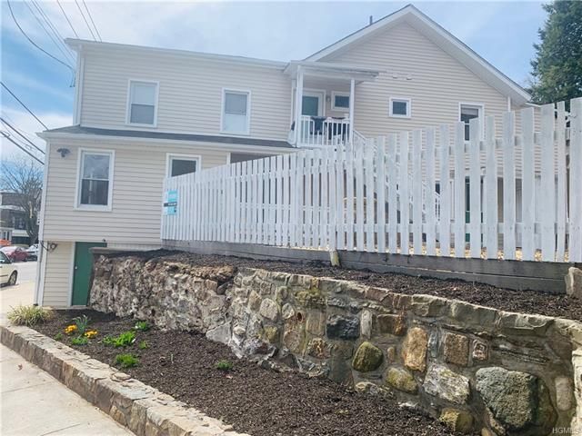 Primary Photo - 165 Grand St