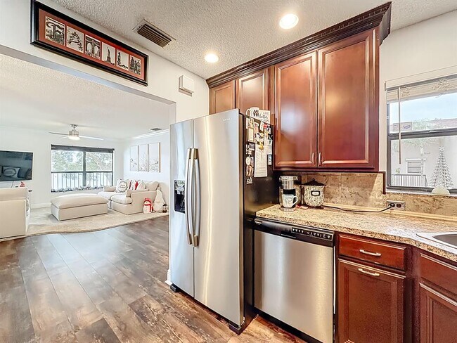 Foto del edificio - 2846 Carambola Cir S