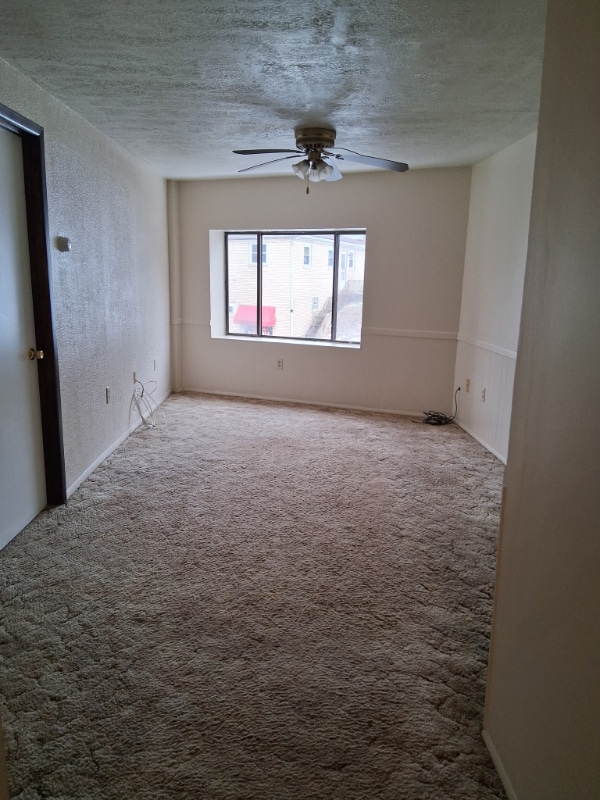 Foto del edificio - 615 Duss Ave