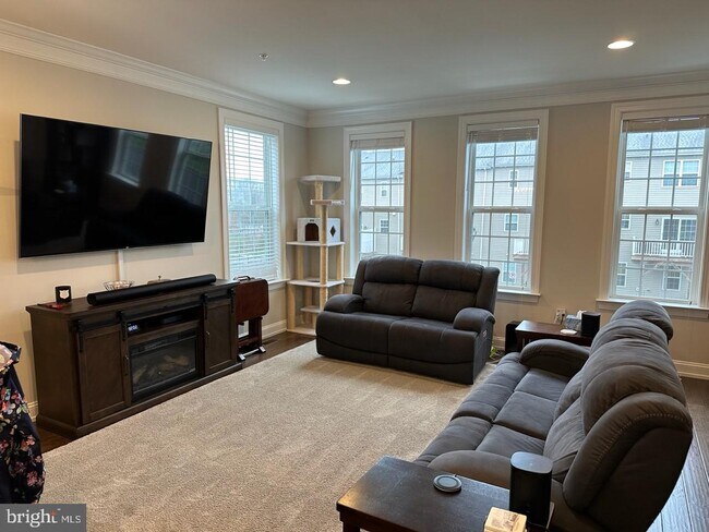 Foto del edificio - 1071 Chapman Cir