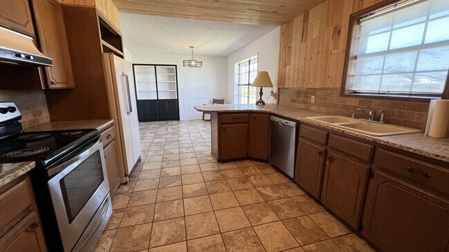 Foto del edificio - 12000 Co Rd 73