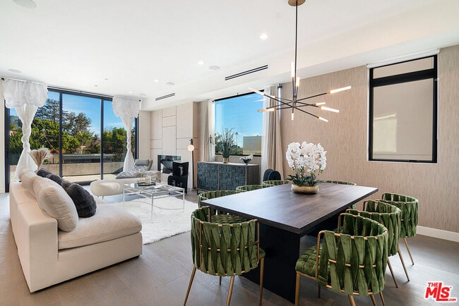 Foto del edificio - 10563 Ashton Ave